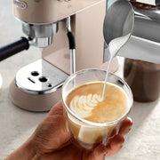 De'Longhi Dedica Arte EC885 - Cafetera espresso compacta con espumador profesional y 15 bares de presión